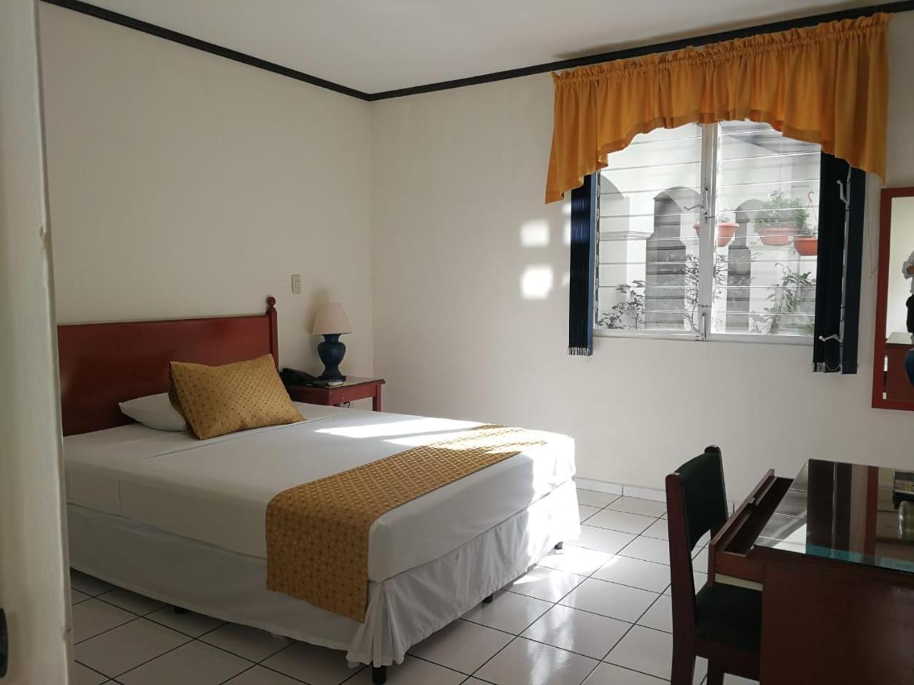 Hotel Villa Serena San Benito Σαν Σαλβαντόρ Εξωτερικό φωτογραφία